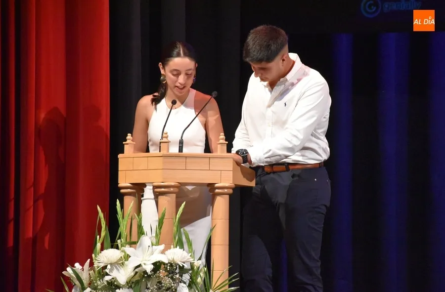 Foto 8 - Misioneras-Santa Teresa grad&uacute;a a su generaci&oacute;n m&aacute;s amplia de 4&ordm; de la ESO