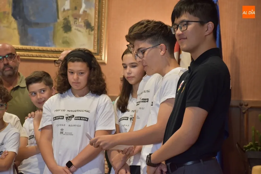 Foto 3 - Recibidos en la Casa Consistorial los alumnos de Dojo Kun que fueron al Torneo Nacional de Ju Jutsu