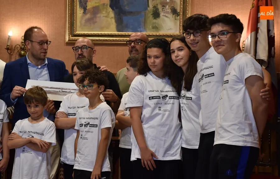 Foto 6 - Recibidos en la Casa Consistorial los alumnos de Dojo Kun que fueron al Torneo Nacional de Ju Jutsu