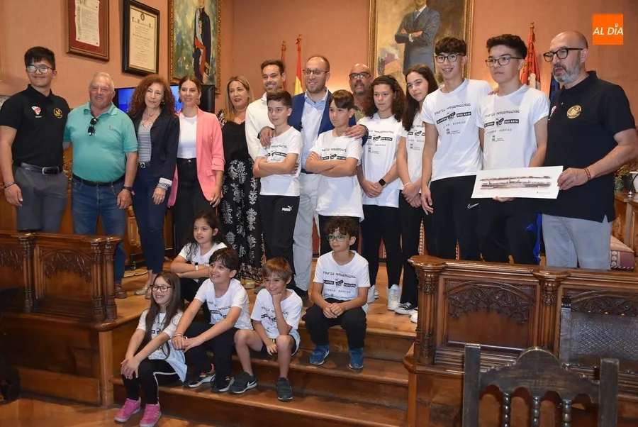 Foto 7 - Recibidos en la Casa Consistorial los alumnos de Dojo Kun que fueron al Torneo Nacional de Ju Jutsu