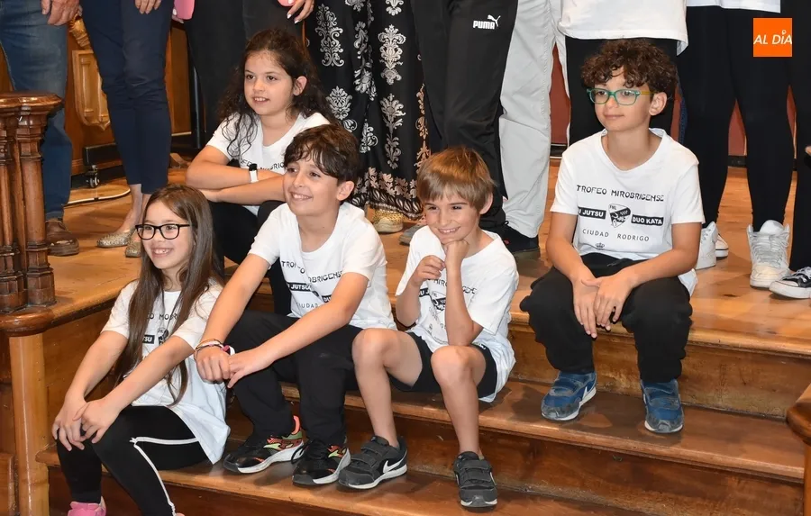 Foto 9 - Recibidos en la Casa Consistorial los alumnos de Dojo Kun que fueron al Torneo Nacional de Ju Jutsu