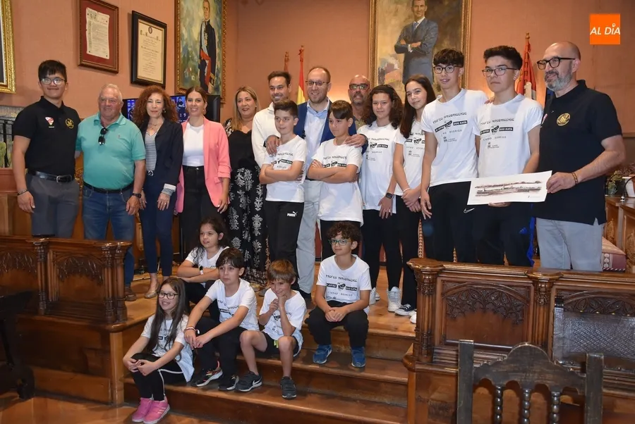 Foto 11 - Recibidos en la Casa Consistorial los alumnos de Dojo Kun que fueron al Torneo Nacional de Ju Jutsu