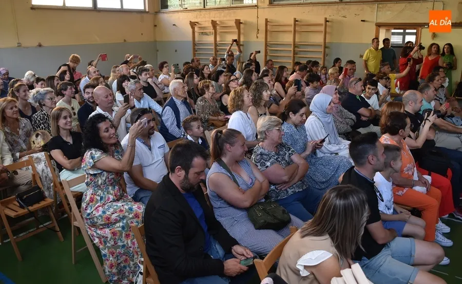 Foto 3 - Una generaci&oacute;n &ldquo;estupenda&rdquo; del Colegio San Francisco llega a la &lsquo;estaci&oacute;n de la graduaci&oacute;n&rsquo;