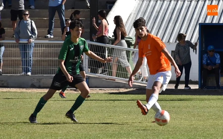 Foto 7 - Los penaltys dejan al Ciudad Rodrigo fuera de la final de su Torneo, que jugar&aacute;n Salesianos e Ibarreko