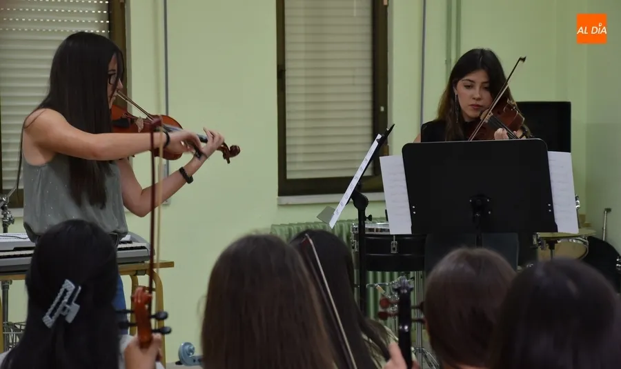 Foto 2 - Los alumnos de viol&iacute;n encabezan la &uacute;ltima semana del curso en la Escuela de M&uacute;sica