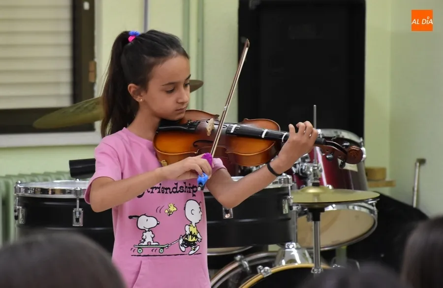 Foto 3 - Los alumnos de viol&iacute;n encabezan la &uacute;ltima semana del curso en la Escuela de M&uacute;sica