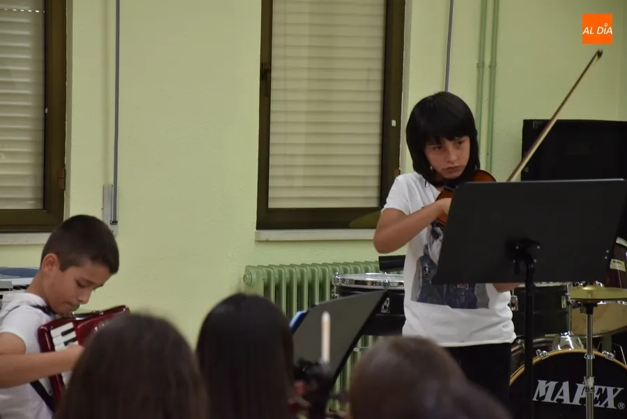 Foto 7 - Los alumnos de viol&iacute;n encabezan la &uacute;ltima semana del curso en la Escuela de M&uacute;sica