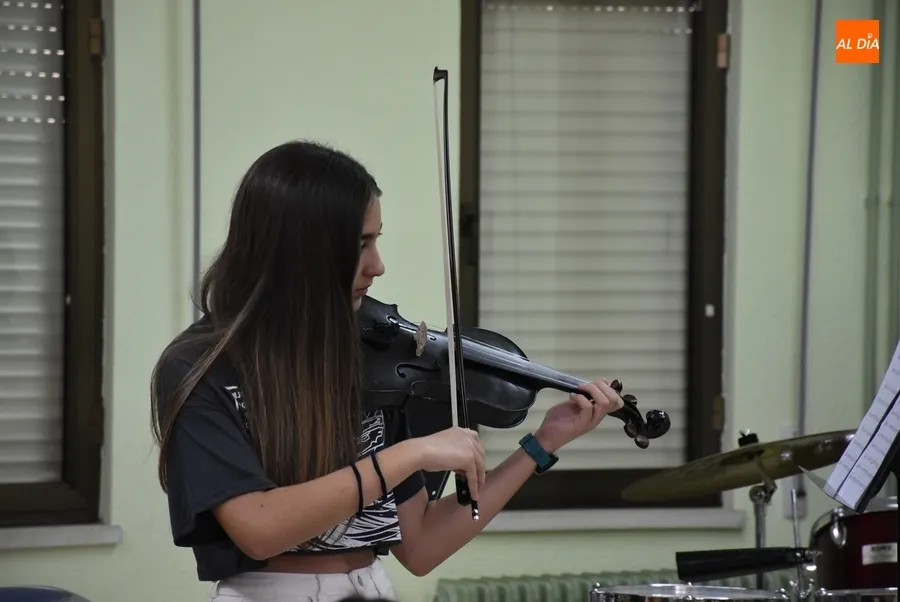 Foto 10 - Los alumnos de viol&iacute;n encabezan la &uacute;ltima semana del curso en la Escuela de M&uacute;sica