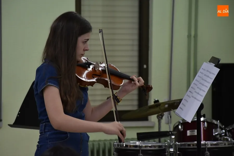 Foto 11 - Los alumnos de viol&iacute;n encabezan la &uacute;ltima semana del curso en la Escuela de M&uacute;sica