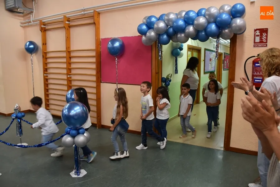 Foto 3 - Las &ldquo;estrellitas&rdquo; del Colegio Mir&oacute;briga dicen adi&oacute;s a Infantil ante sus emocionadas familias