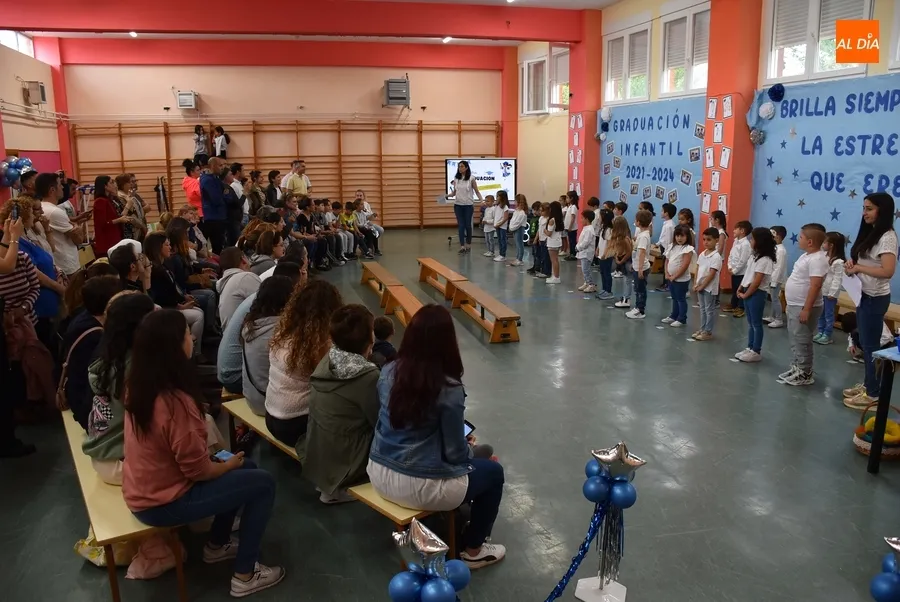 Foto 4 - Las &ldquo;estrellitas&rdquo; del Colegio Mir&oacute;briga dicen adi&oacute;s a Infantil ante sus emocionadas familias