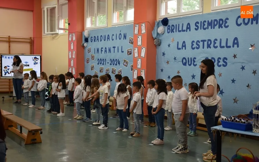Foto 6 - Las &ldquo;estrellitas&rdquo; del Colegio Mir&oacute;briga dicen adi&oacute;s a Infantil ante sus emocionadas familias