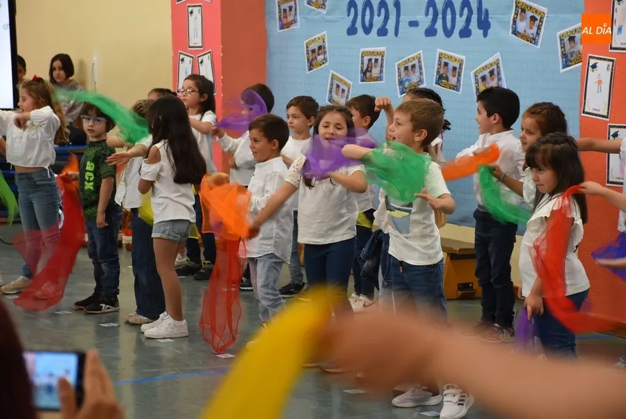 Foto 8 - Las &ldquo;estrellitas&rdquo; del Colegio Mir&oacute;briga dicen adi&oacute;s a Infantil ante sus emocionadas familias