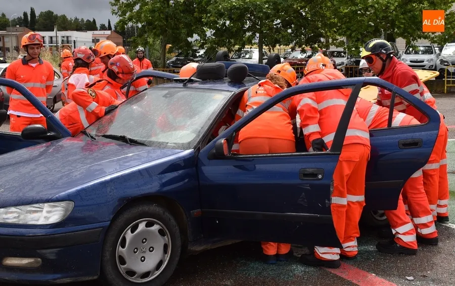 Foto 3 - Profesionales sanitarios de la comarca perfeccionan los rescates en accidentes de tr&aacute;fico