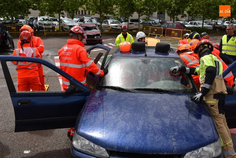 Foto 4 - Profesionales sanitarios de la comarca perfeccionan los rescates en accidentes de tr&aacute;fico