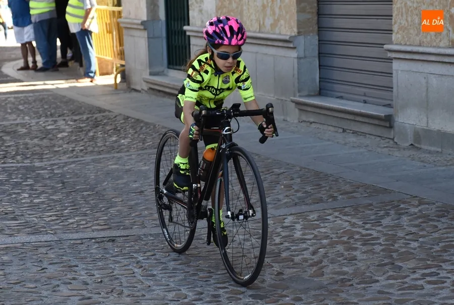 Foto 7 - Apasionante ma&ntilde;ana sobre dos ruedas para 140 jovenc&iacute;simos ciclistas por el entorno amurallado