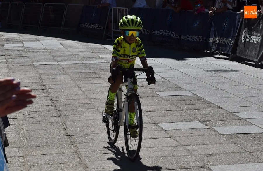 Foto 8 - Apasionante ma&ntilde;ana sobre dos ruedas para 140 jovenc&iacute;simos ciclistas por el entorno amurallado
