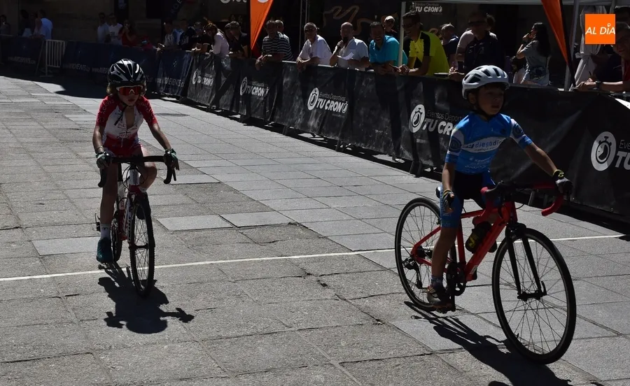 Foto 9 - Apasionante ma&ntilde;ana sobre dos ruedas para 140 jovenc&iacute;simos ciclistas por el entorno amurallado