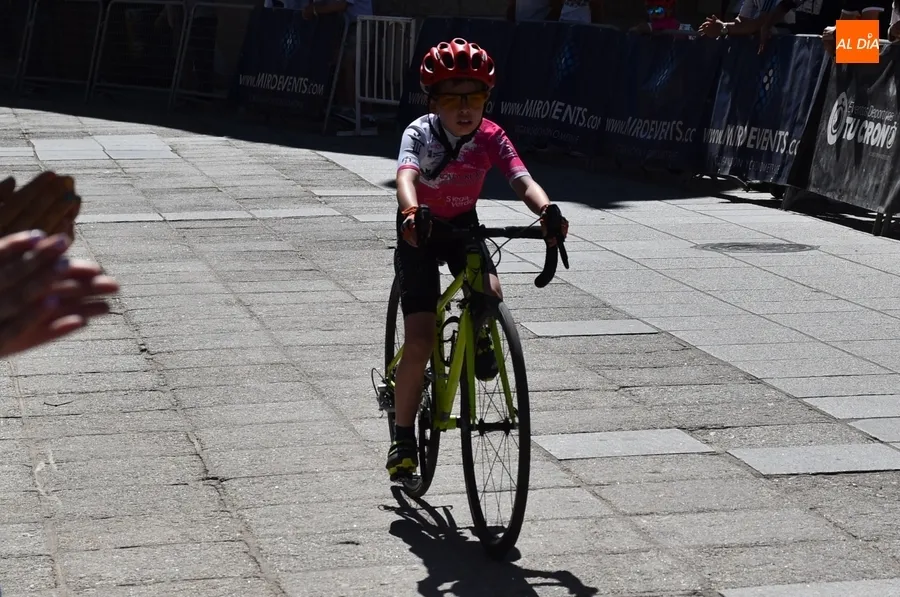 Foto 10 - Apasionante ma&ntilde;ana sobre dos ruedas para 140 jovenc&iacute;simos ciclistas por el entorno amurallado