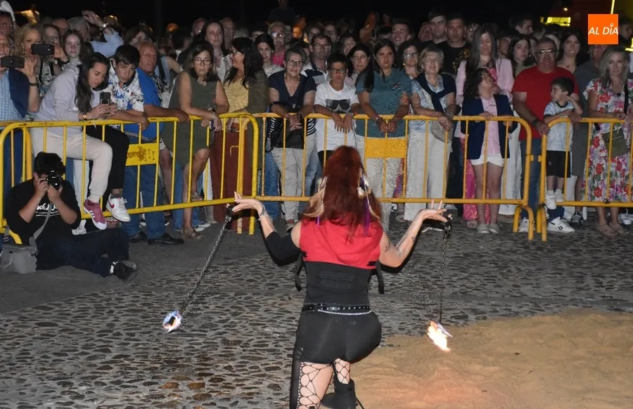 Foto 8 - Ciudad Rodrigo arroja sus deseos al fuego m&aacute;gico de San Juan como bienvenida al verano 2024