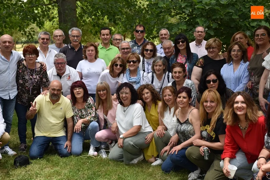 Foto 4 - Hist&oacute;ricos del IES Tierra en su etapa de FP se reencuentran con homenaje incluido a &lsquo;los Pacos&rsquo;