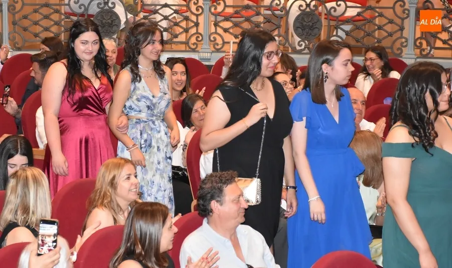 Foto 9 - El IES Tierra grad&uacute;a en una &aacute;gil ceremonia a sus &ldquo;criaturitas&rdquo; de Bachillerato y FP