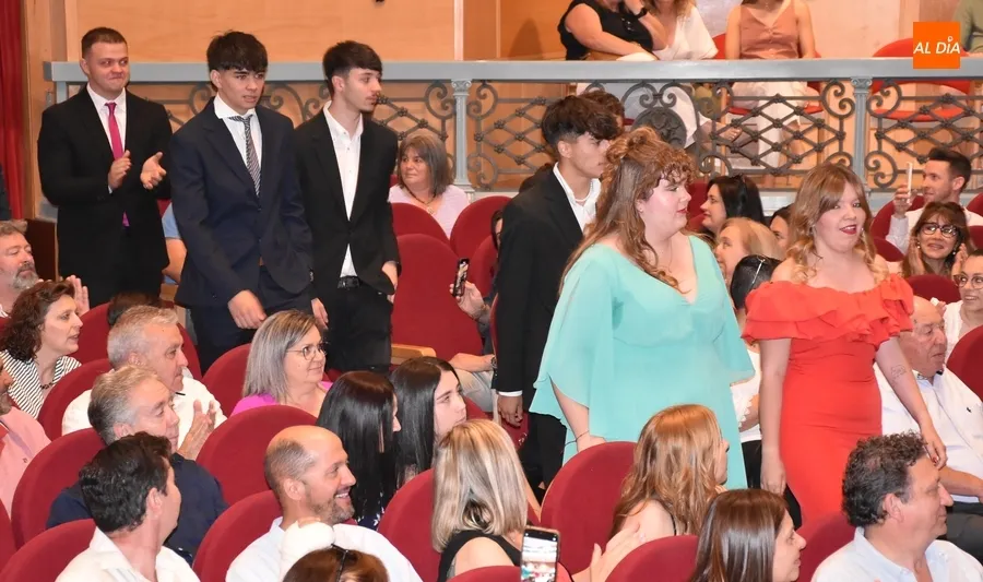 Foto 10 - El IES Tierra grad&uacute;a en una &aacute;gil ceremonia a sus &ldquo;criaturitas&rdquo; de Bachillerato y FP