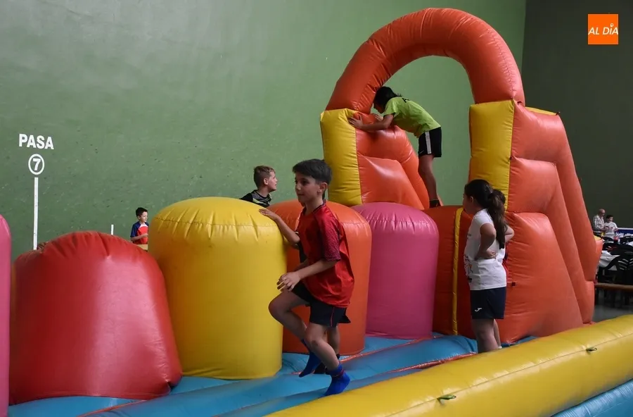 Foto 3 - La familia del III Columnas cierra el curso con una jornada festiva