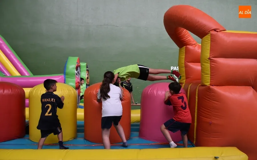 Foto 4 - La familia del III Columnas cierra el curso con una jornada festiva