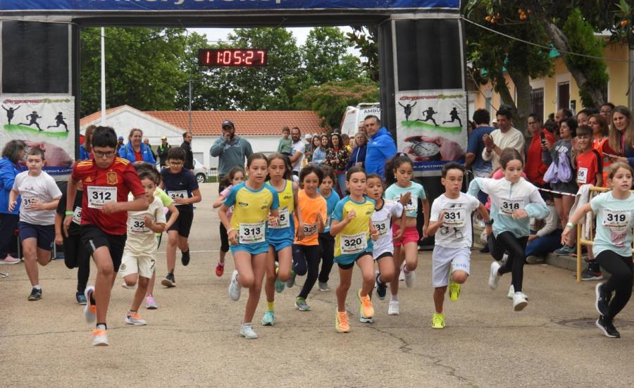 La Carrera de Alba de Yeltes cumple 10 años con victorias de Daniel Ayuso y Verónica Rodríguez