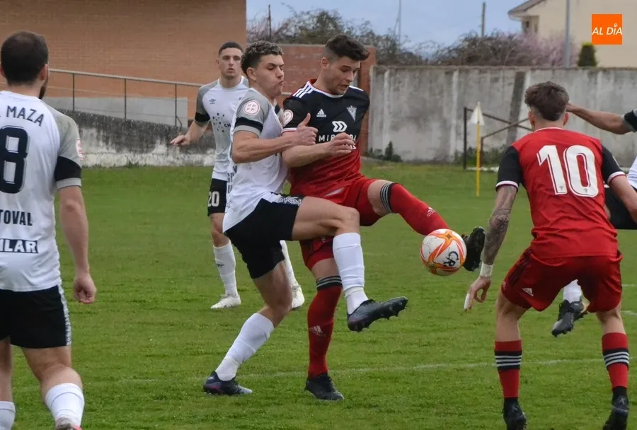 Foto 4 - Aziz Zaim regresa a la disciplina del Ciudad Rodrigo, del que se marcha Puyi