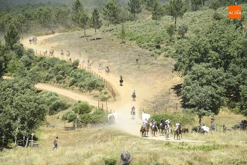 Encierro a caballo domingo en El Payo/ Fotos: Adrián M.Pastor