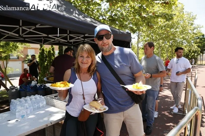 Comida de hermanamiento en le Parque de Ciudad Rodrigo por la Feria de las Asociaciones. Fotos: David Sañudo.