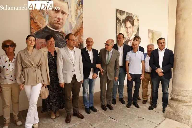 El presidente de la Diputación de Salamanca, Javier Iglesias, y el pintor, Florencio Maíllo, presentan la exposición 'Federico García Lorca. Salamanca'. Foto: David Sañudo