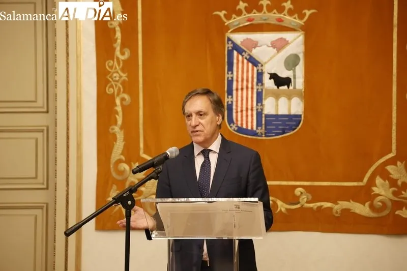 Firma del convenio entre el Ayuntamiento de Salamanca y el Startup Olé. Foto de David Sañudo