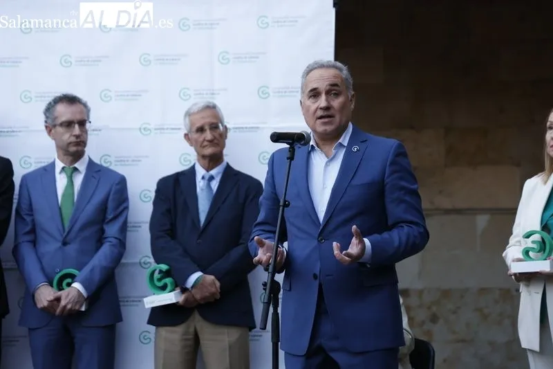 I Noche Solidaria de la AECC de Salamanca en la que se han entregado los premios 'Cielo de Salamanca'. Fotos: David Sañudo