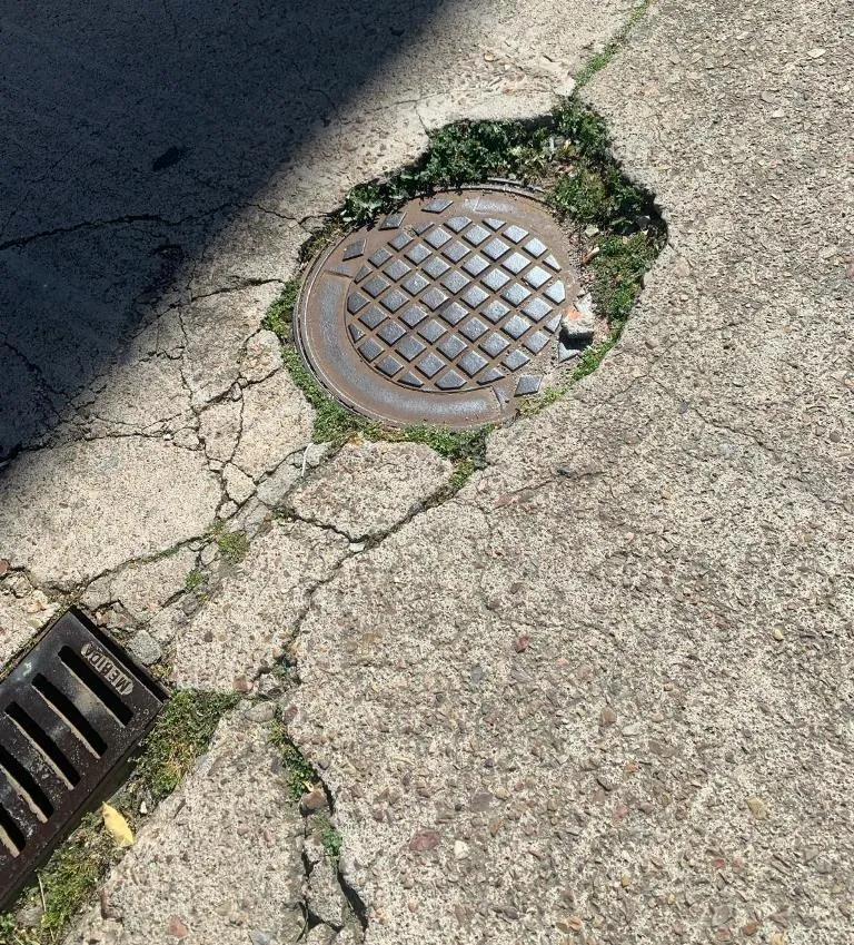 Foto 4 - Reclaman mejoras en la calle Sancho IV tras registrarse al menos una ca&iacute;da
