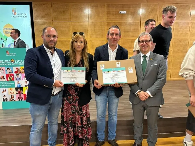 Foto 4 - El colegio Antonio Machado recoge el premio a la mejor iniciativa en prevenci&oacute;n de riesgos laborales