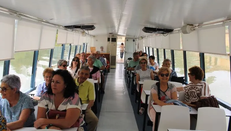 Foto 5 - La Universidad de la Experiencia descubre Medina de Rioseco en su excursi&oacute;n de fin de curso