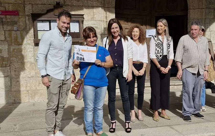 Foto 2 - Francisco Tom&aacute;s Medina P&eacute;rez logra por fin ganar el Concurso de Pintura R&aacute;pida al Aire Libre
