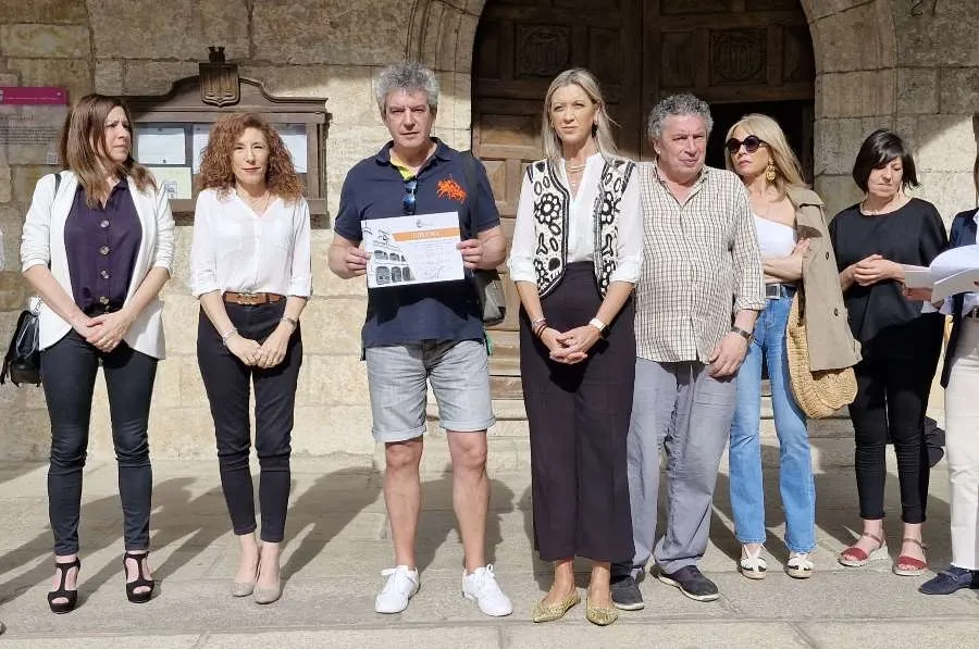 Foto 5 - Francisco Tom&aacute;s Medina P&eacute;rez logra por fin ganar el Concurso de Pintura R&aacute;pida al Aire Libre
