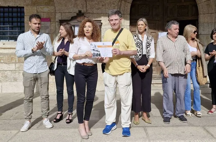 Foto 6 - Francisco Tom&aacute;s Medina P&eacute;rez logra por fin ganar el Concurso de Pintura R&aacute;pida al Aire Libre
