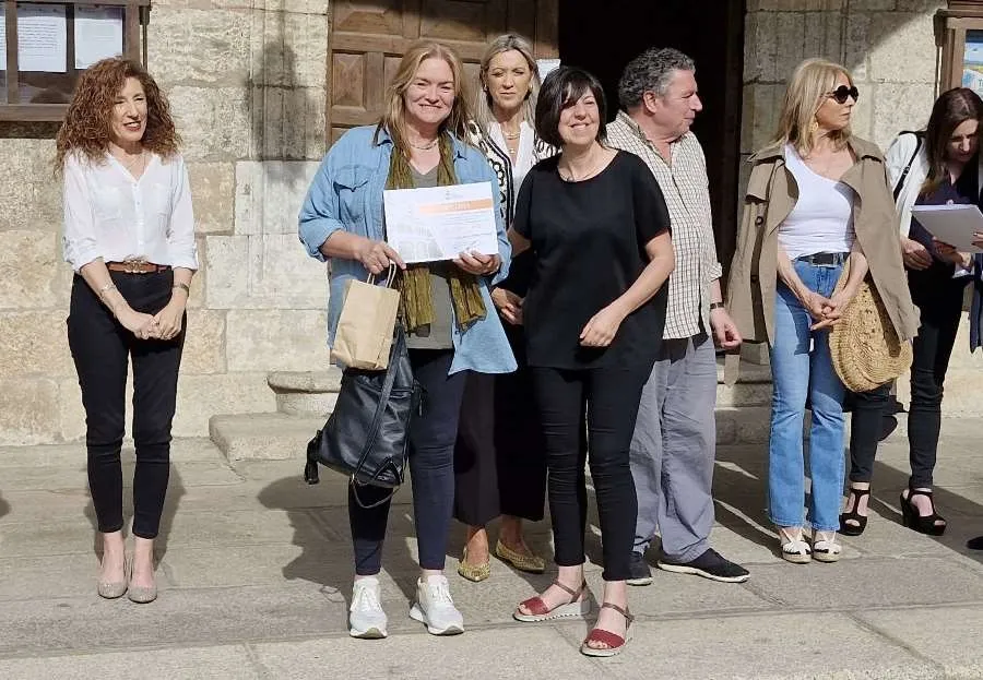 Foto 7 - Francisco Tom&aacute;s Medina P&eacute;rez logra por fin ganar el Concurso de Pintura R&aacute;pida al Aire Libre
