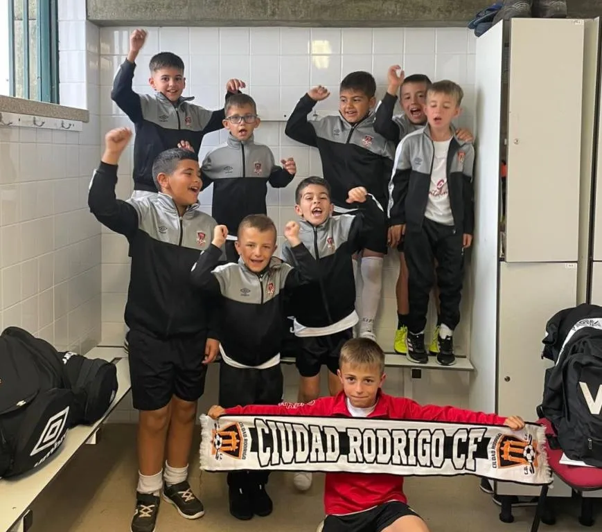 Foto 4 - El Benjam&iacute;n del Ciudad Rodrigo gana el Torneo A Salgadela de Figueira de Castelo Rodrigo
