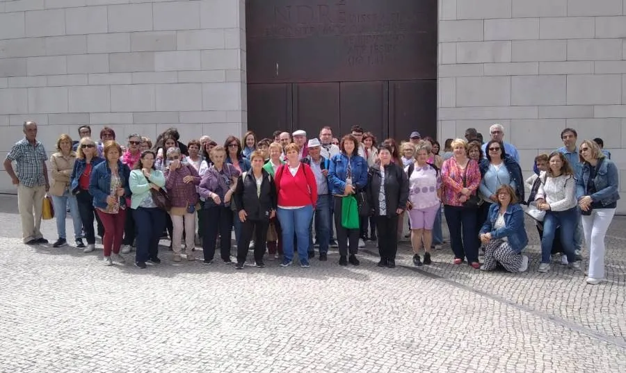 Foto 2 - Un grupo de 55 personas peregrina con San Andr&eacute;s hasta el Santuario de F&aacute;tima