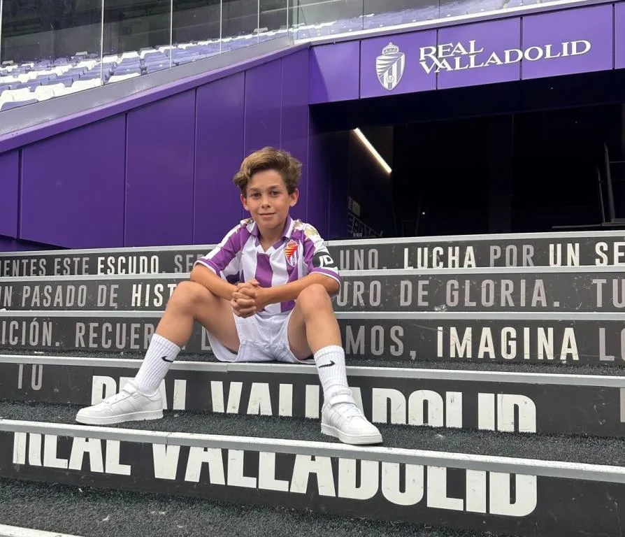 Foto 4 - El Real Valladolid da la bienvenida oficial a Juan Benito antes de participar en la Panda Cup