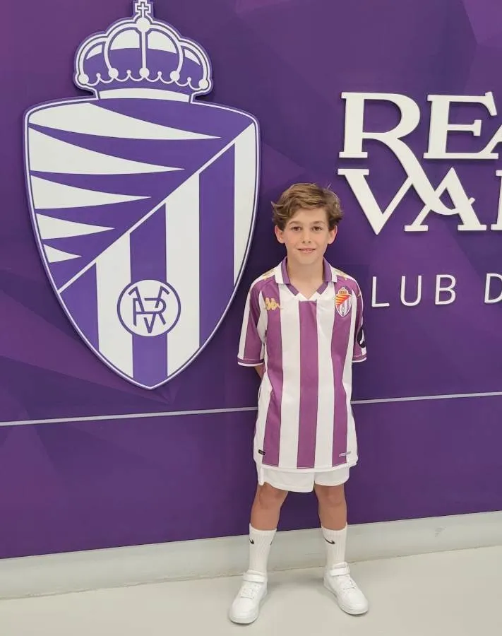 Foto 2 - El Real Valladolid da la bienvenida oficial a Juan Benito antes de participar en la Panda Cup