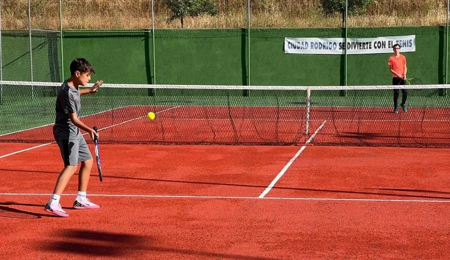 Foto 6 - Alumnos de Misioneras-Santa Teresa practican deportes paral&iacute;mpicos de la mano de AVIVA