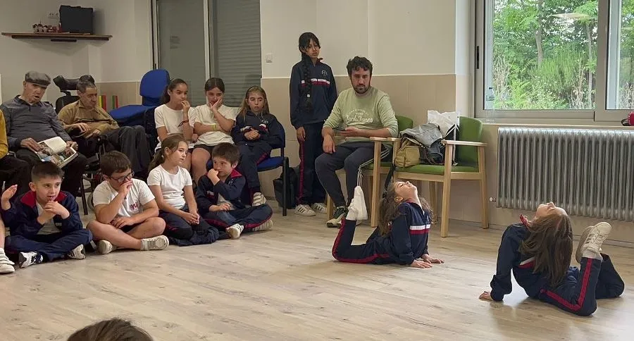 Foto 6 - La Residencia Mixta comparte la ma&ntilde;ana con alumnos de Primaria de Misioneras-Santa Teresa