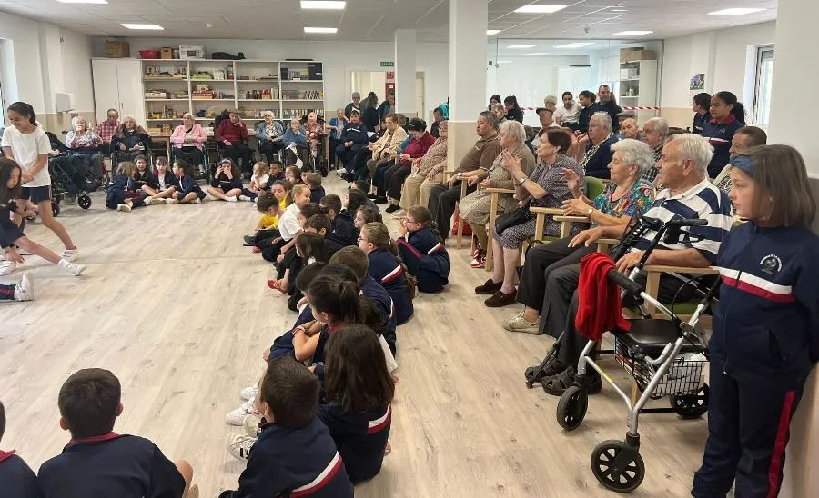 Foto 8 - La Residencia Mixta comparte la ma&ntilde;ana con alumnos de Primaria de Misioneras-Santa Teresa